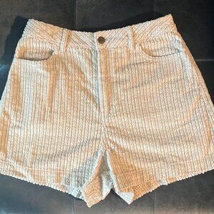 Woman's corduroy shorts